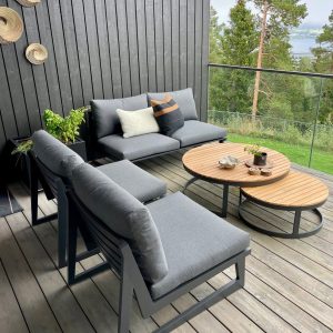 Gardenart sofagruppe med en toseter og to stoler i sort aluminium