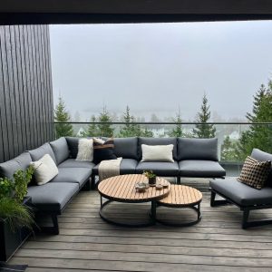 Gardenart stor hjørnesofa og stol i sort aluminium med flott design