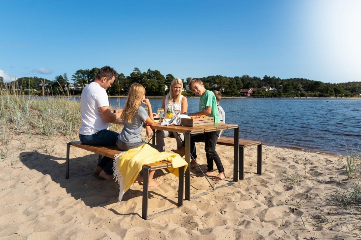 Sundays Design utemøbler, Core Spisebord sett komplett med to benker og et bord - Image 3