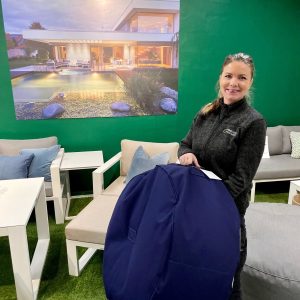 Tiny moon Medium Puff Blå – TRIMM (1020) – Utemøbler