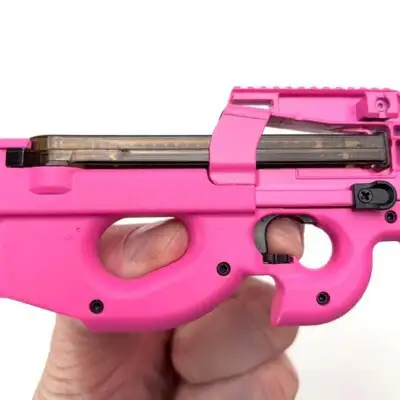Goatguns - Mini FN P90 Pink Limited Edition - Replika Modell - Image 4